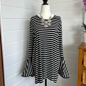 Stella & Dot Top, size 1X, Black & White stripe with Bell sleeves, EUC